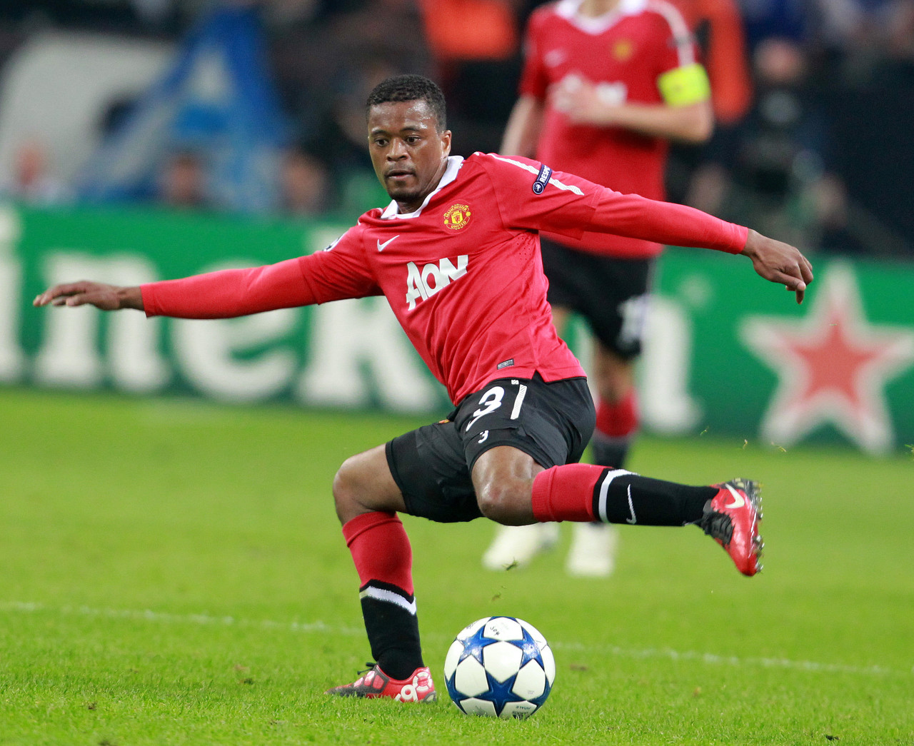 是跪在地上 是跪在地上